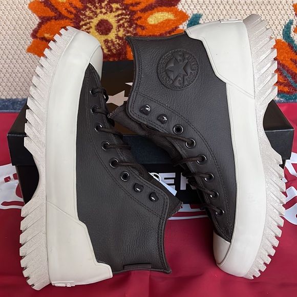 Converse A00911C
CTAS LUGGED 2.0 CC HI
VELVET BROWN/PAPYRUS/WHITE
WMNS Platforms - Picture 12 of 16